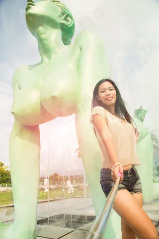 自拍照，女子，年轻，自拍照棒，独脚架，雕像