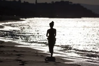 海滩，女人，年轻，走在沙滩上，海，假期