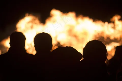 火,查米扎,夜,人 火,查米扎,夜,人