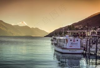 皇后镇，海滩，新西兰，五颜六色的小船，天空