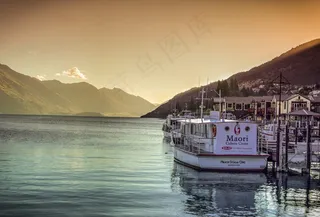 皇后镇，海滩，新西兰，五颜六色的小船，天空