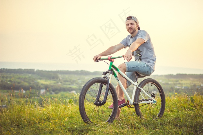 自行车，原野，自然，骑单车的男子