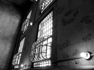 吸顶灯,包,门,手提包,楼梯,细胞