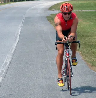 骑自行车，骑单车的人，自行车，骑手，快速，头盔，健身