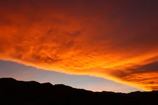 天空,霞光,头发,模糊图片,,在多云的天空翻山越岭落日