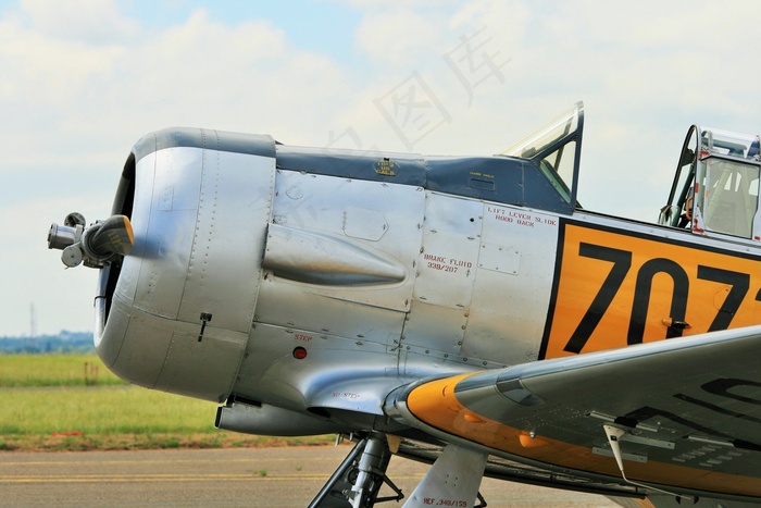 固定翼，教练机，哈佛，黄色，金属