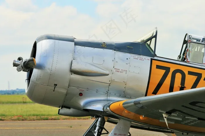 固定翼，教练机，哈佛，黄色，金属