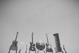 卡通动漫人物,图画,文字图片,屏幕截图,建筑,人们高举乐器