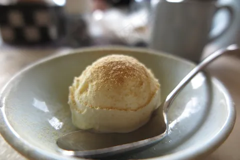 冰淇淋,盘子,勺子 冰淇淋,盘子,勺子