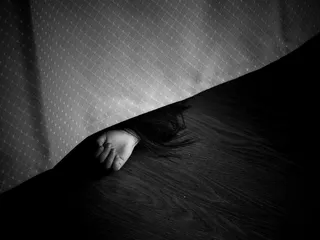 手，桌布，犯罪，黑色和白色，表，白