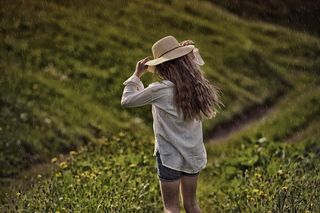 人，人的，女孩，帽子，雨，天气心情，自然