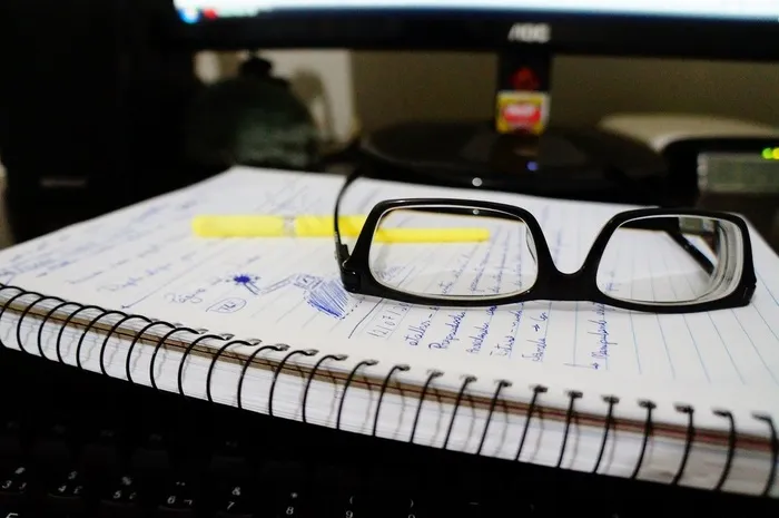 眼镜,眼镜架,眼睛,后视镜,近视眼镜,Vamos estudar？