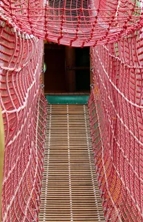 儿童游乐场，吊桥，网络