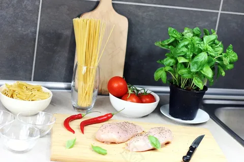 厨具/餐具,盆栽植物,小盆栽,水果拼盘,蘸酱菜,食物午餐餐西红柿 厨具/餐具,盆栽植物,小盆栽,水果拼盘,蘸酱菜,食物午餐餐西红柿