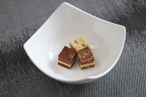 巧克力，巧克力，轻咬，糖果，巧克力果仁糖