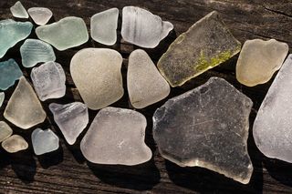 石头，有光泽，哑光，无定形固体，地面