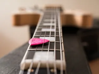 吉他，吉他拨片，电吉他，琴弦，马鞍