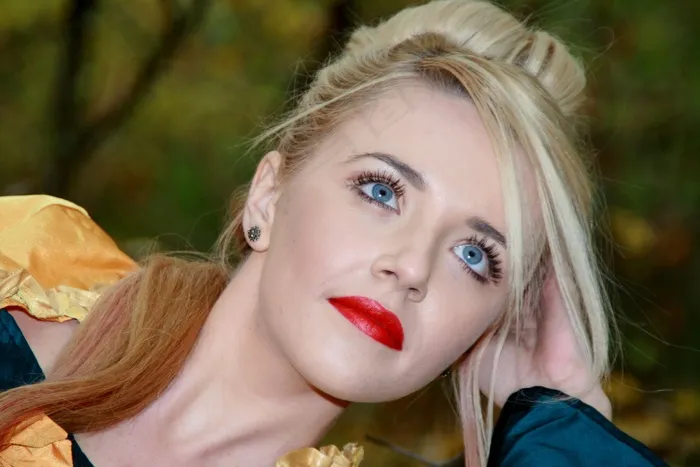 女孩，肖像，蓝眼睛，金发，美