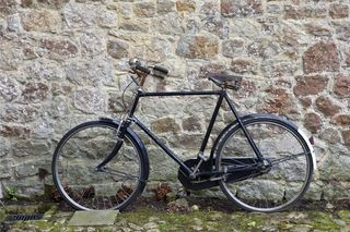 传统自行车，生锈的车把，黑色