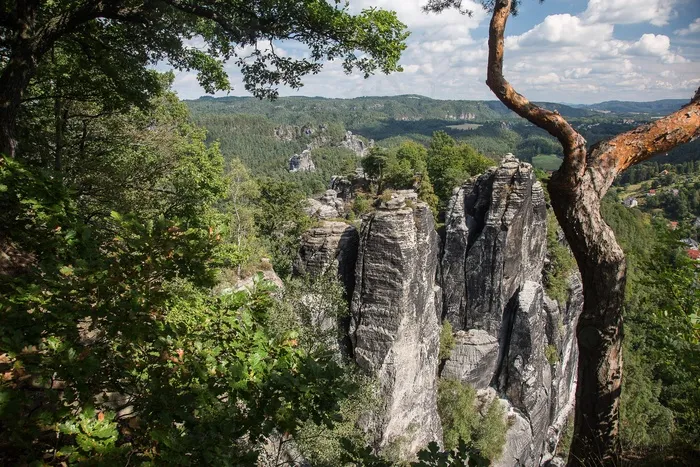 摇滚，撒克逊人瑞士，巴斯泰