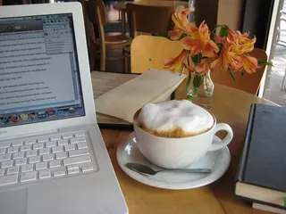 咖啡,咖啡杯碟,电脑,咖啡杯,咖啡/可可饮料-卡布奇诺咖啡饮料,写作生活