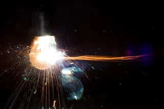 灯泡，轻，易碎，梨，爆炸