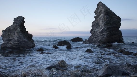 黎明，蜂蜜河，造纸厂，男修道士，内尔哈，马拉加