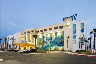 华尔顿堡滩假日酒店度假村，海滨