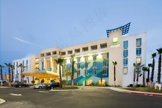 华尔顿堡滩假日酒店度假村，海滨