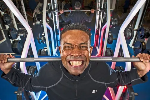 举重，举重，深蹲，力量，男性，健身房，健身