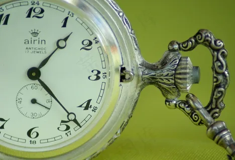 跳蚤市场，怀表，时间，珠宝