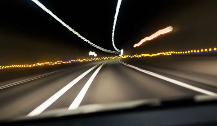 汽车，隧道，驾驶，沥青，道路，速度，汽车