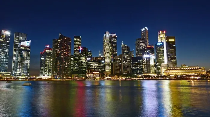 都市夜景,夜景照明,城市夜景照明,幻彩咏香江,夜景摄影,城市天际线在晚上与河中的倒影