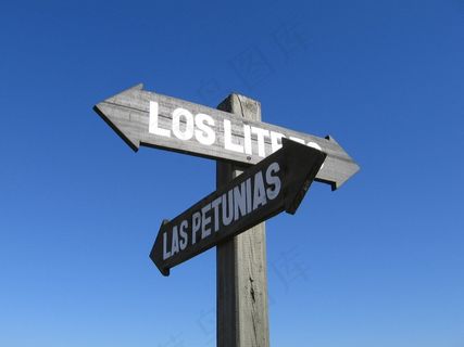 道路标志，叉，箭头，十字路口，招牌，标志