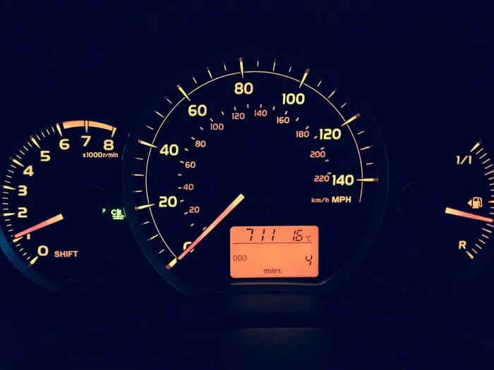 汽车，里程，低里程，新车，仪表板