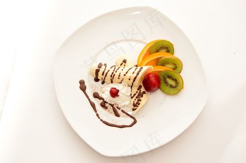 香蕉，草莓，猕猴桃，橙子，甜点，冰淇淋
