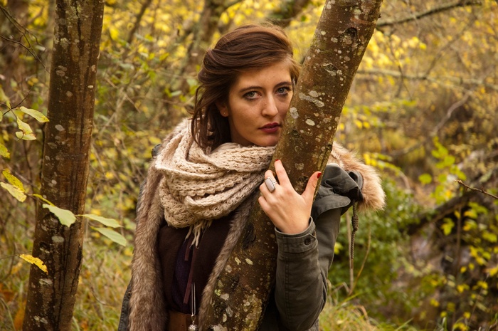 树，森林，人，女人，肖像，武器，梦想