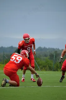 足球，美式足球，头盔，球衣