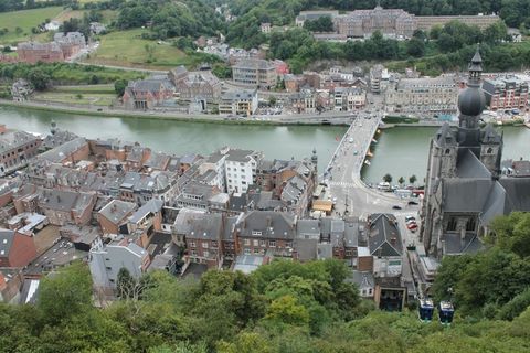 比利时城市迪南