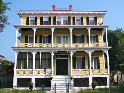 国会区，历史区J R Evans大厦