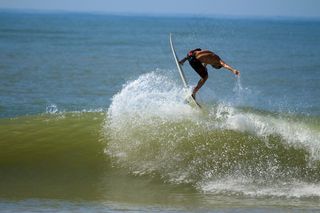 冲浪者，冲浪，冲浪板，冲浪，海滩，水，海洋