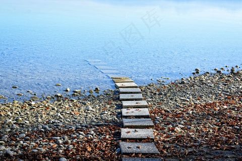 进入，退出，离开，自然，水，石头，出，沉默