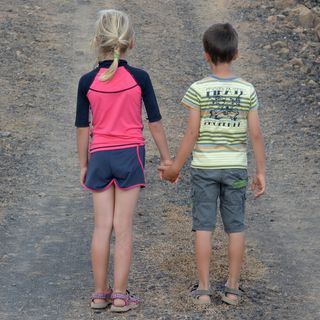 儿童，人，男孩，女孩，友谊，连通性