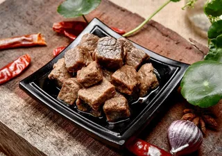 卤味牛肉粒图片