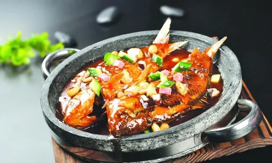 石锅飘香鲫鱼图片