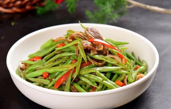 四季豆炒脆骨图片