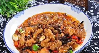 小鸡炖蘑菇图片