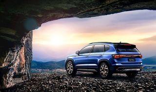 汽车晚霞背景图片