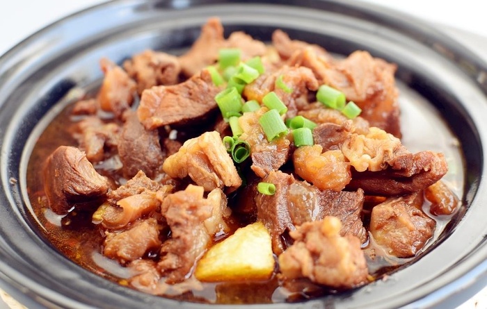 牛腩土豆煲图片