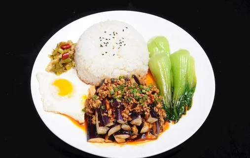 鱼香茄子盖浇饭图片